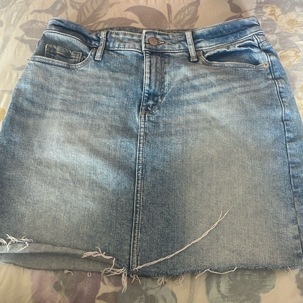 Old Navy Denim knee length skirt